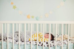 Giữ cho không gian ngủ của trẻ trong lành, yên tĩnh và có mức nhiệt phù hợp