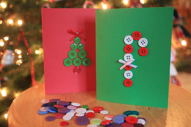 Mẫu thiệp giáng sinh handmade đáng yêu hình cây thông Noel được làm từ cúc áo